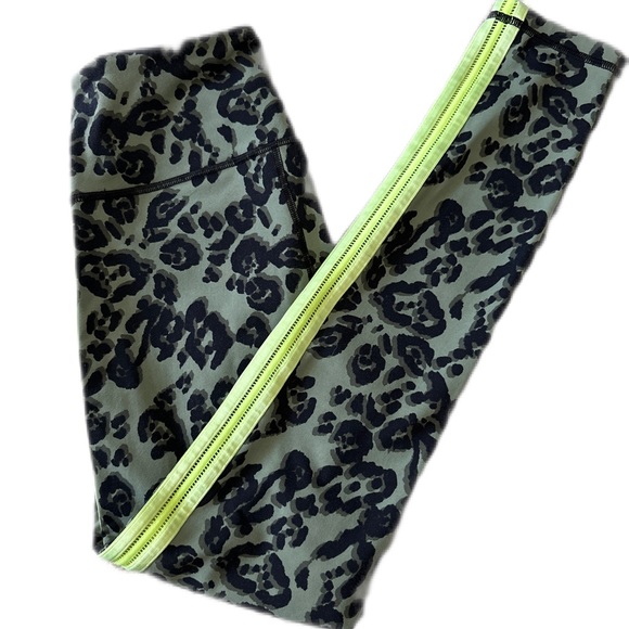 Victoria Secret Sport - Picture 3 of 4